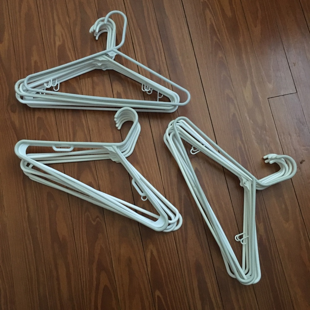 FREE Set of 8 Plastic Tubular Closet Clothing Hangers
